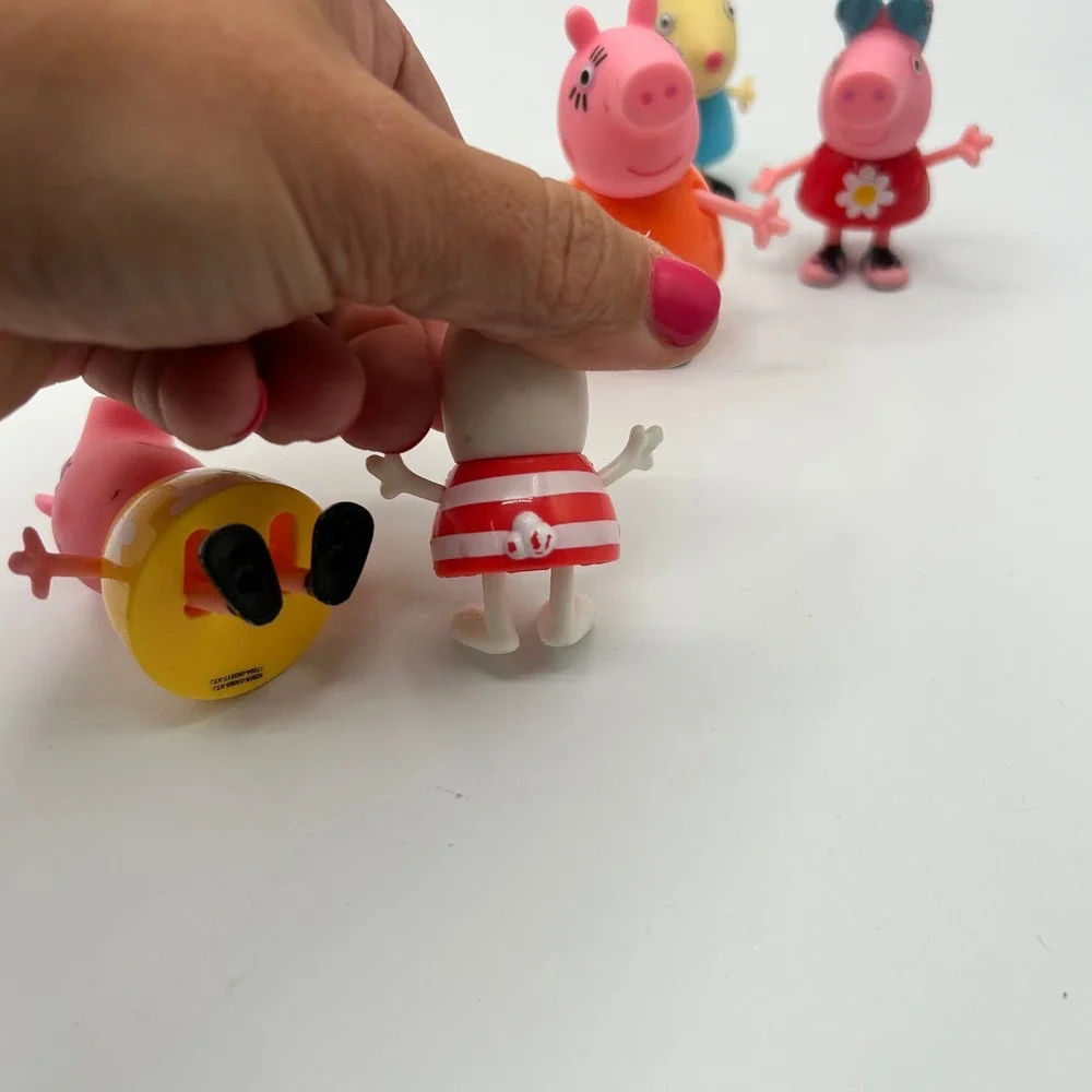 Peppa Pig Family and Friends 6 Piece Action Figure Lot Multicolored Plastic Toys